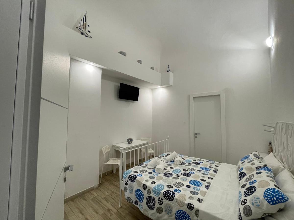 White Shell Self Check-in * Alghero